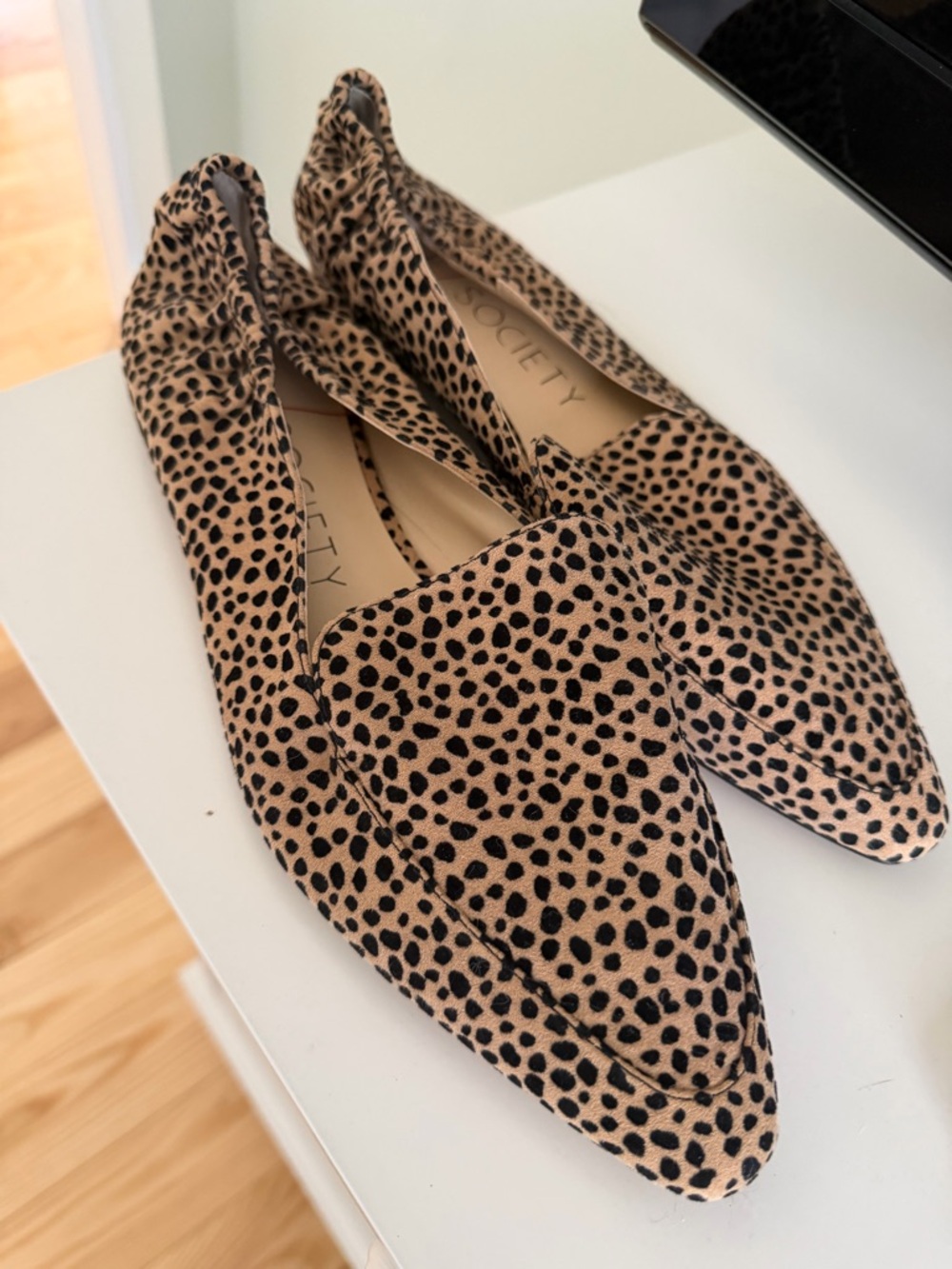 Sole society pointed toe animal print flat Size 9.5
